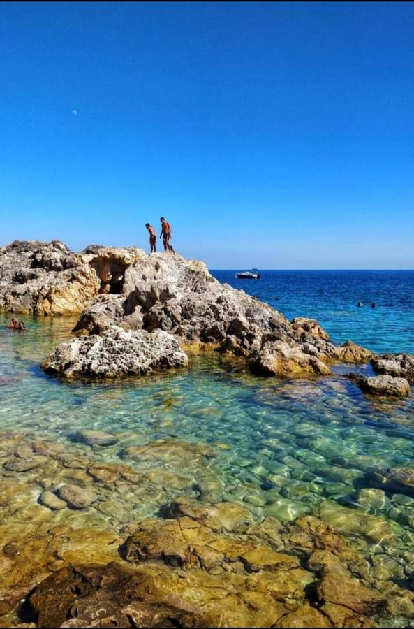 Villa Per Vacanze Isola Фануза Екстериор снимка